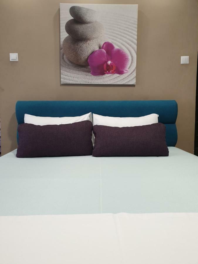 Woodstone Apartment โปลเยชต์ ภายนอก รูปภาพ